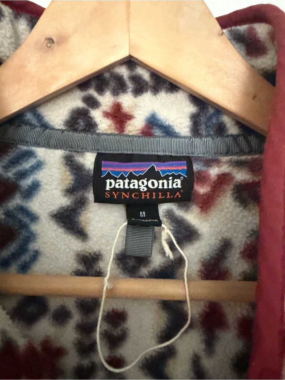 Patagonia Retro-Style Fleece Pullover Jacket in Cream/Multi - Picture 2 of 4